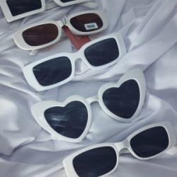 Lentes De Sol Armazon Resina Color Blanco con Lente Oscuro (Se envia al azar)