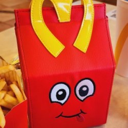Bolsita con 4 Mini Gomas de Caritas de Labubu