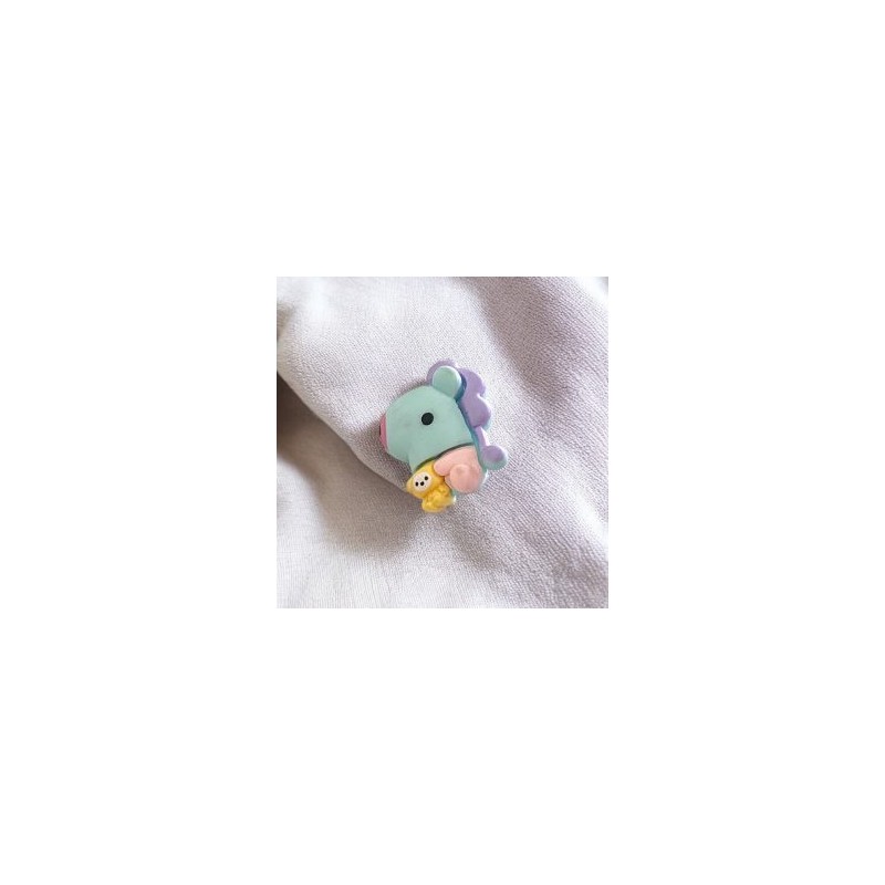 Pin Resina BT21